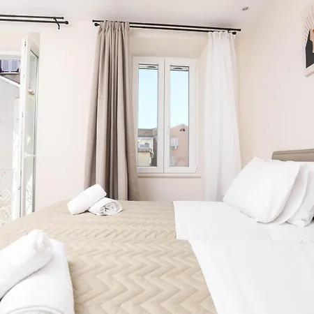 Patras Luxury *