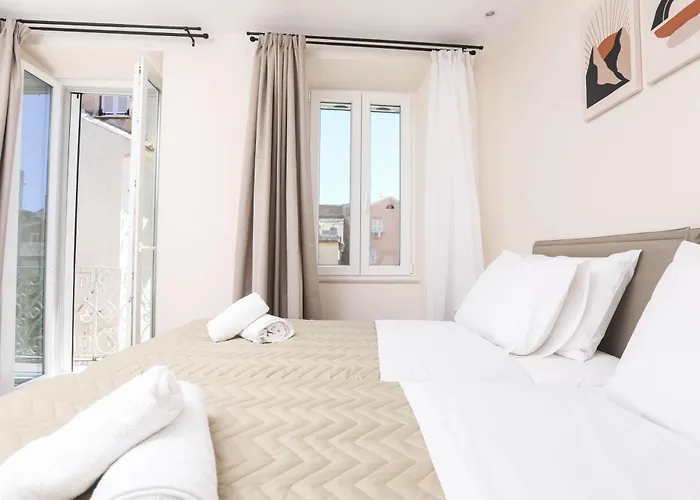 Patras Luxury *