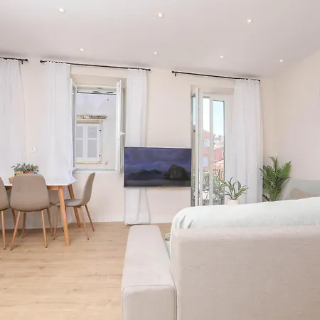 Patras Luxury Corfu (city)