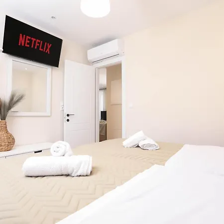 Patras Luxury * Corfu (city)